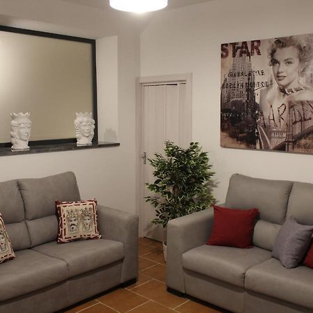 Zisa Home Ai Cantieri Culturali-Facile Posteggio In Strada No Ticket Palermo Exteriér fotografie