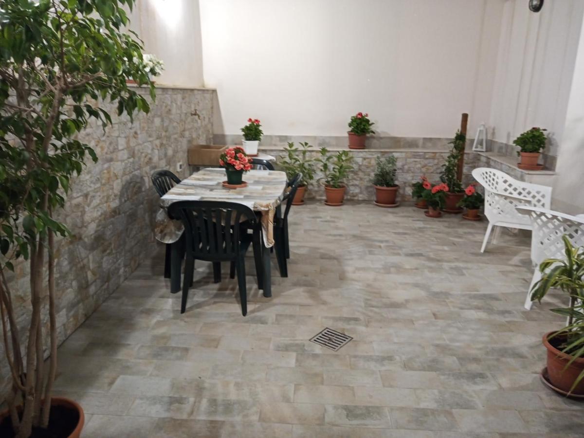 Zisa Home Ai Cantieri Culturali-Facile Posteggio In Strada No Ticket Palermo Exteriér fotografie