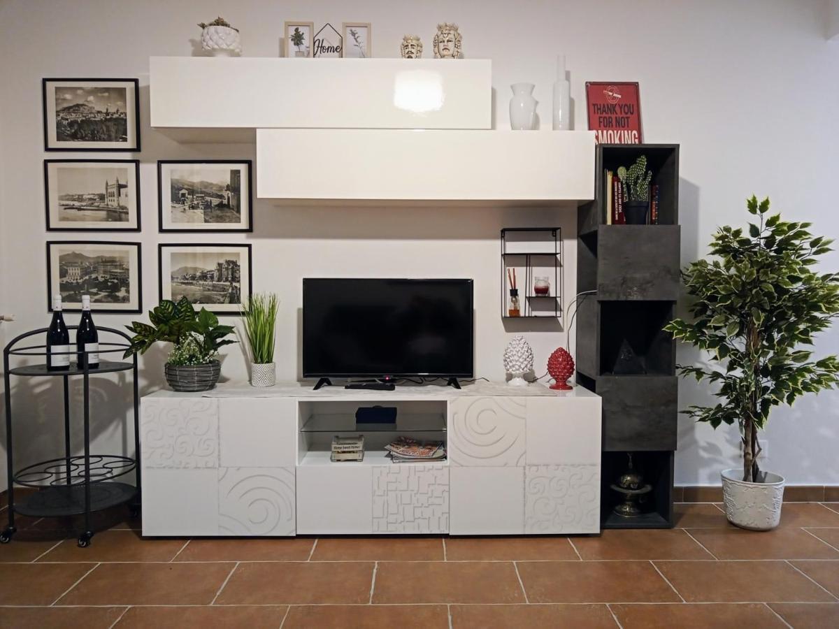 Zisa Home Ai Cantieri Culturali-Facile Posteggio In Strada No Ticket Palermo Exteriér fotografie